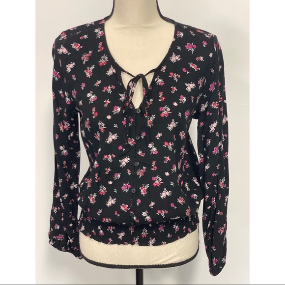 Mudd Tops - NWOT Mudd Floral Smock Hem Top Black Juniors Size M